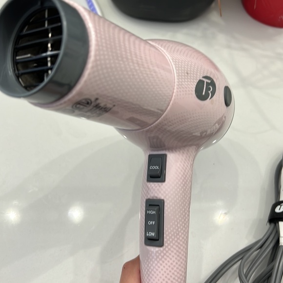 T3 Featherweight Hair Dryer - Picture 3 of 5